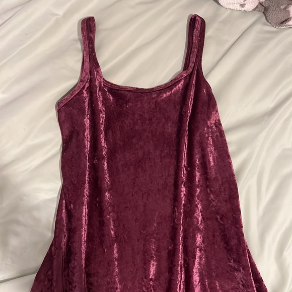 Velvet Slip Chemise - Burgundy - Picture 2 of 4